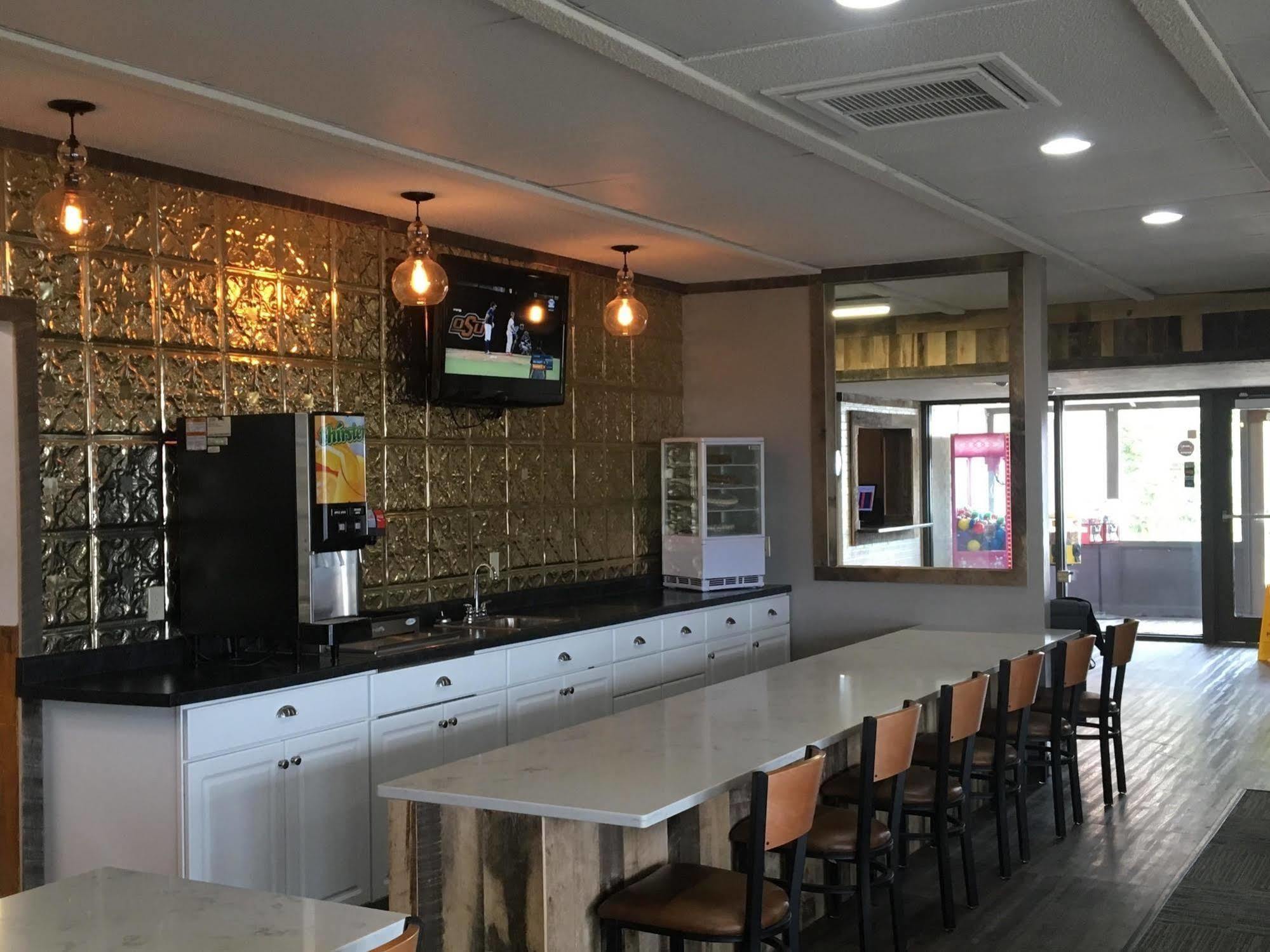 Sunlac Inn Lakota Dış mekan fotoğraf